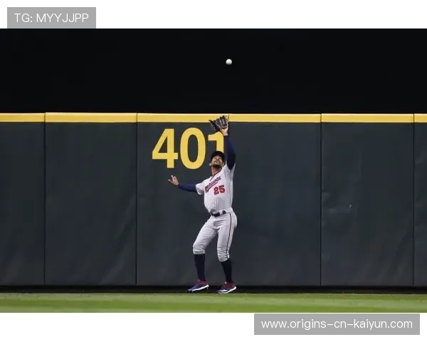 MLB季后赛外野牵制传球直接造成出局：数据驱动下的致胜瞬间